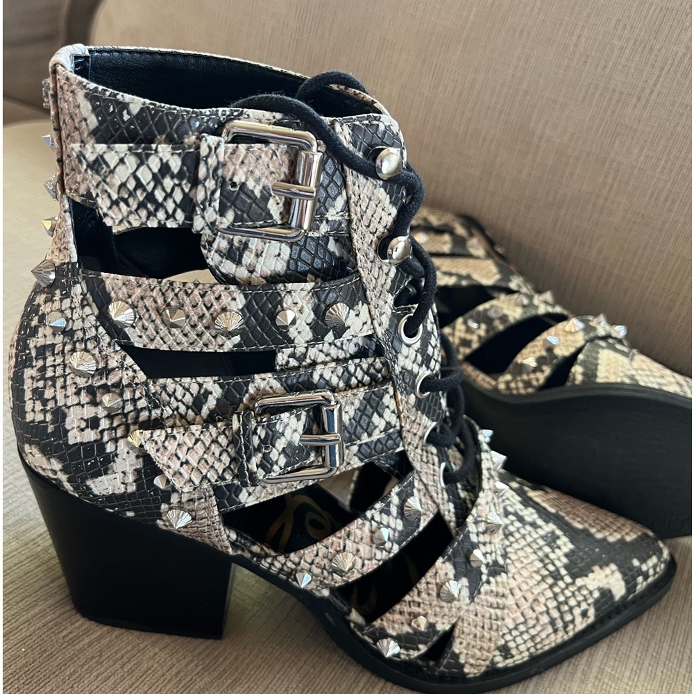 Sam Edelman Elana, snake skin, cut out studded boots. Size 7.5 NWOT